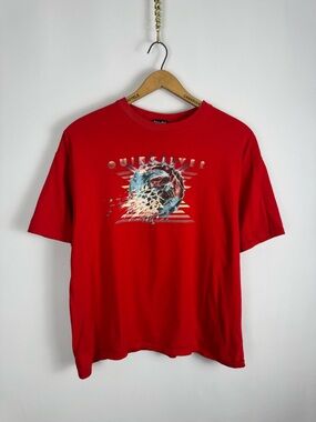2000s Quiksilver Men’s Red Graphic Surf Tee